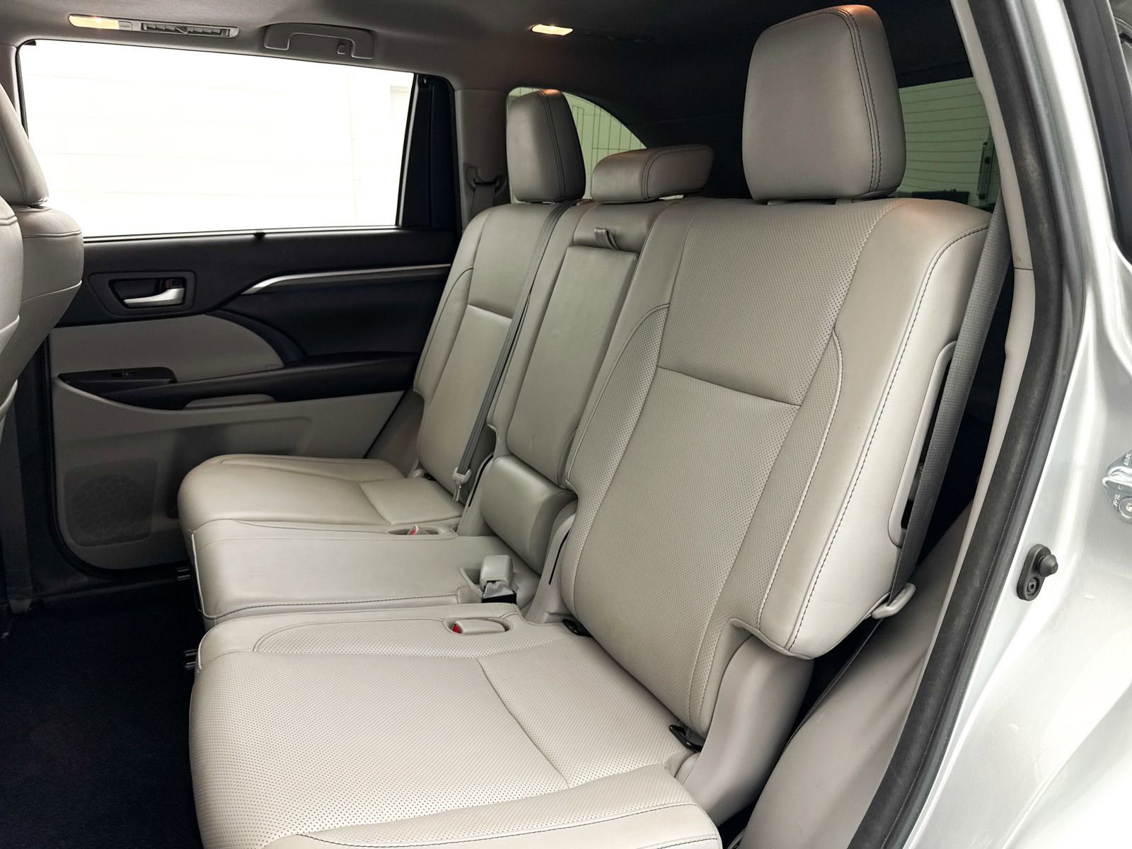 Used 2018 Toyota Highlander Limited AWD/4WD image 29