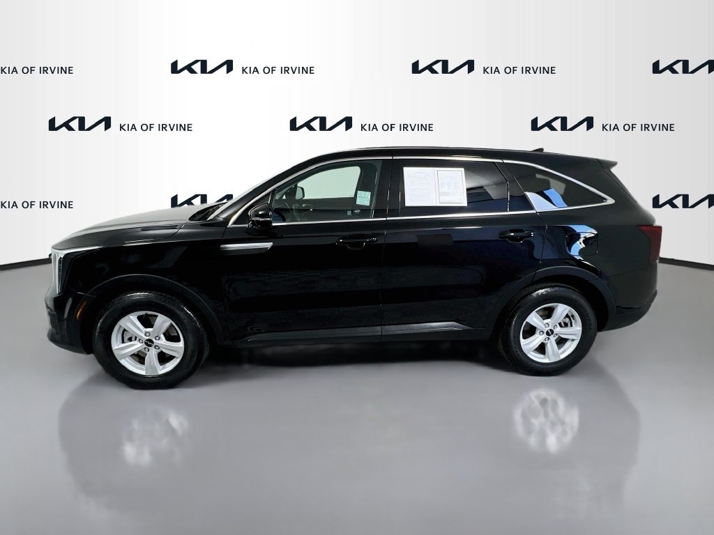 Certified 2025 Kia Sorento LX FWD image 5