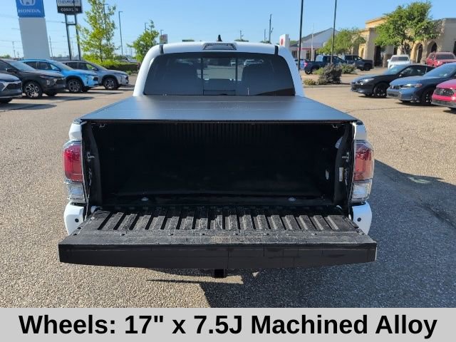 Used 2020 Toyota Tacoma TRD Sport w/ TRD Premium Sport Package AWD/4WD image 21