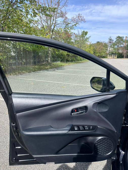 Used 2022 Toyota Prius Prime LE image 30
