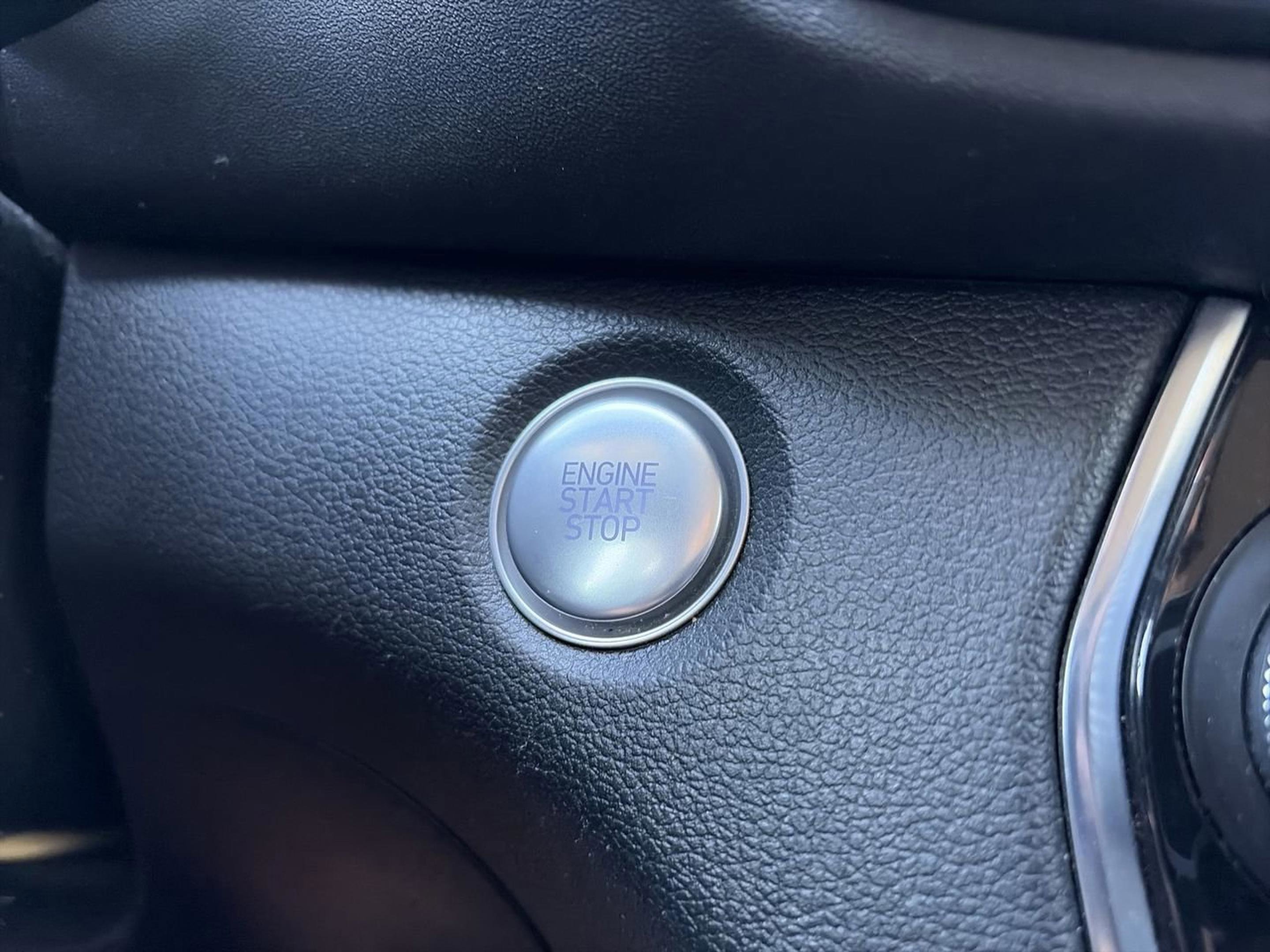 Used 2020 Hyundai Santa Fe SEL image 30