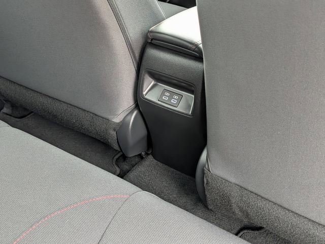 Used 2025 Toyota Corolla SE image 28