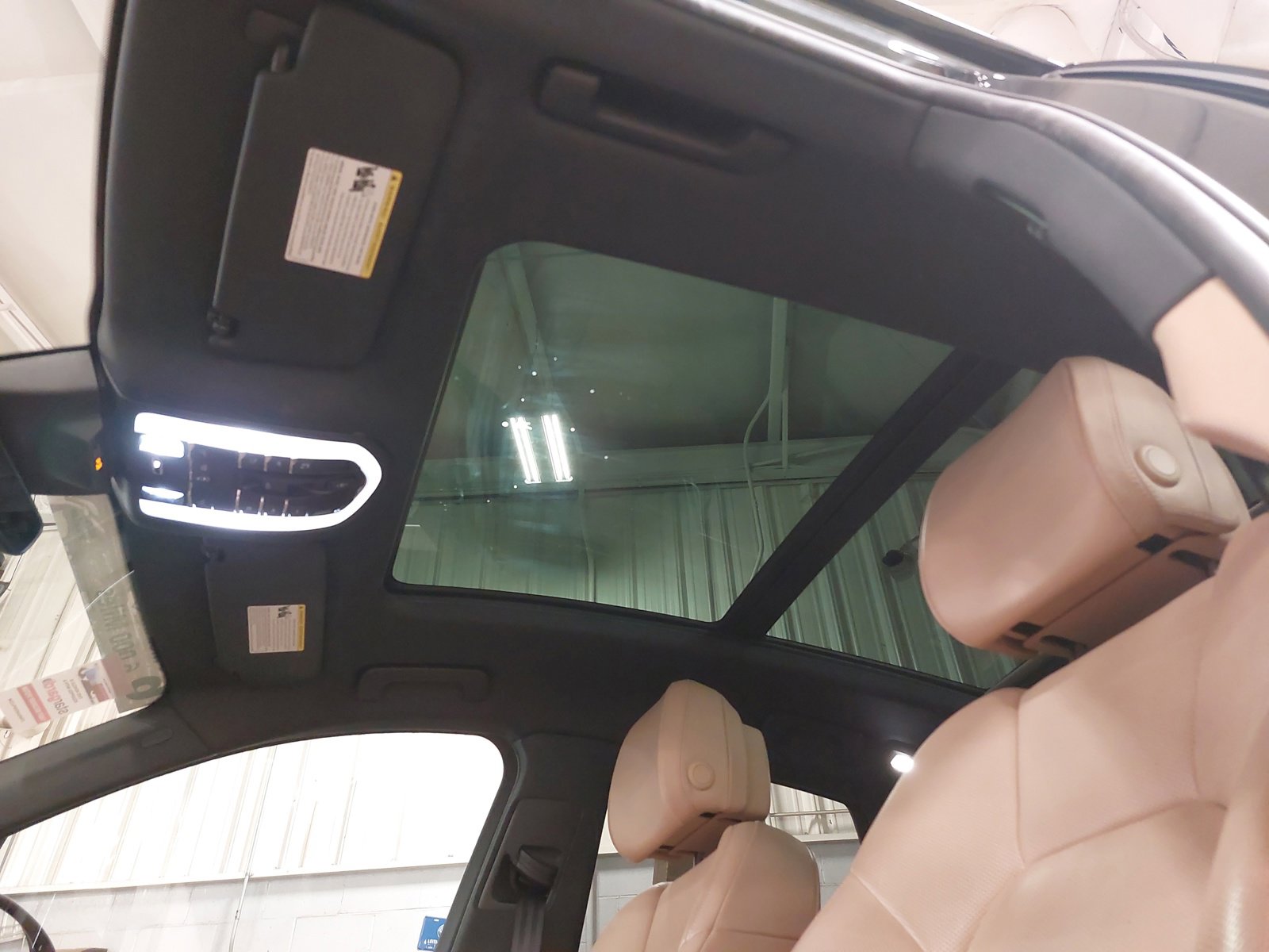 Used 2019 Porsche Macan AWD/4WD image 32