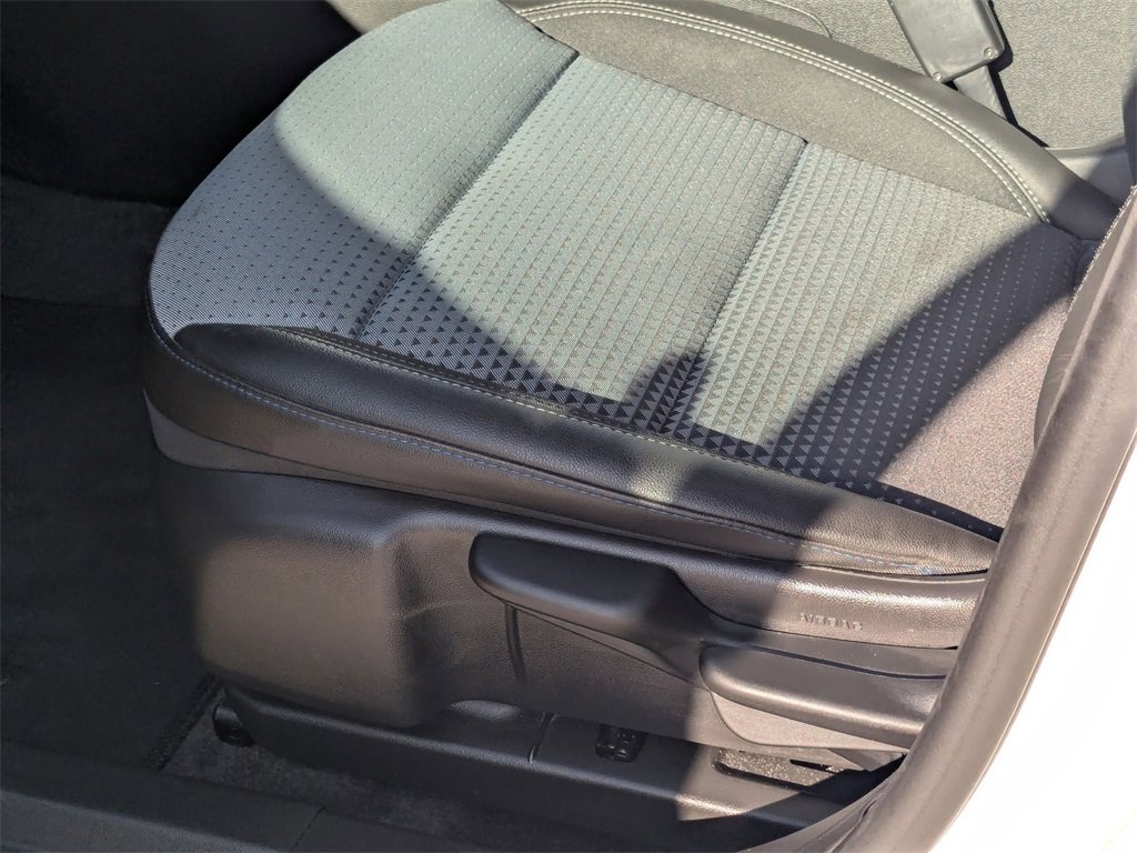 Used 2025 Chevrolet Trax LT w/ LT Convenience Package image 23