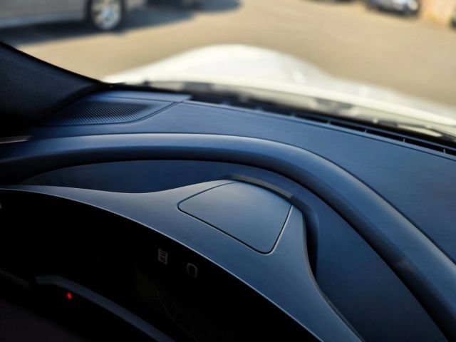 Used 2020 Porsche Taycan 4S AWD/4WD image 33