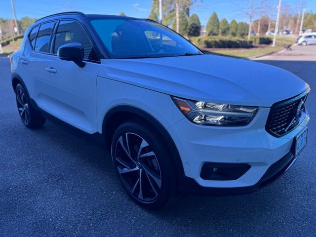 Used 2022 Volvo XC40 T4 R-Design w/ Advanced Package FWD image 6