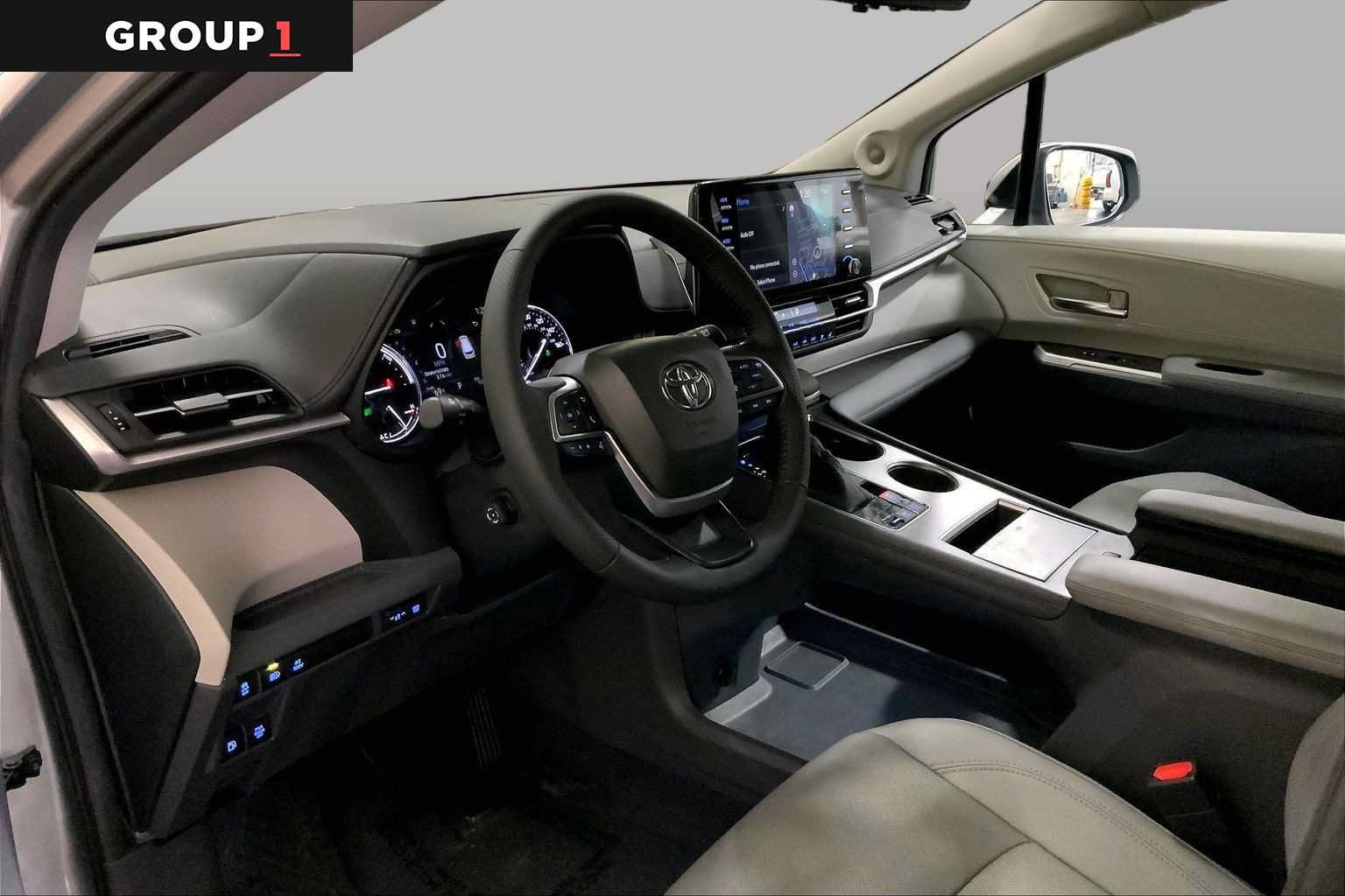 Certified 2024 Toyota Sienna Limited AWD/4WD image 18