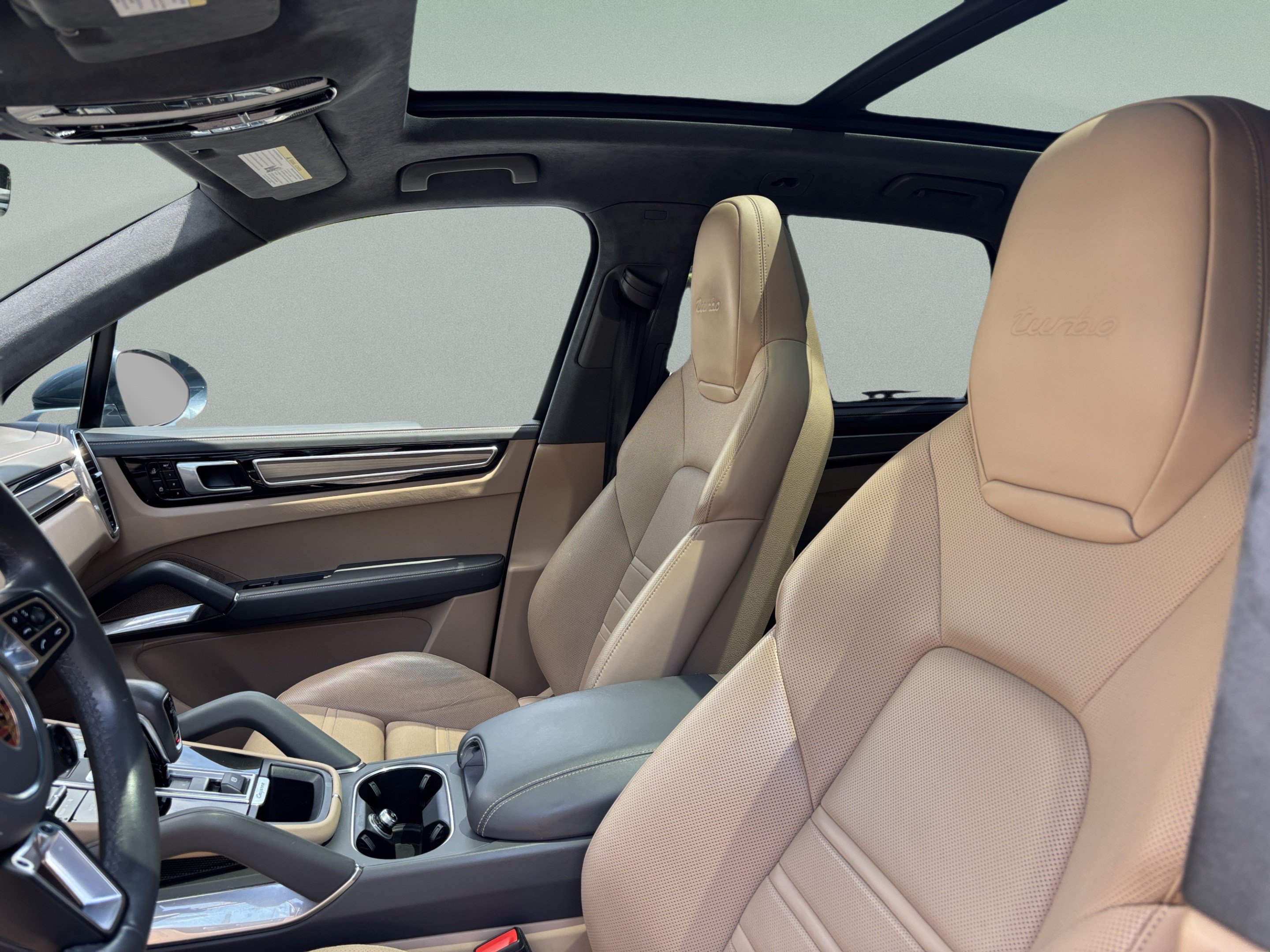 Used 2019 Porsche Cayenne Turbo AWD/4WD image 18