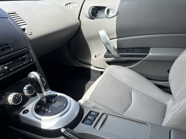 Used 2007 Nissan 350Z Touring RWD image 17