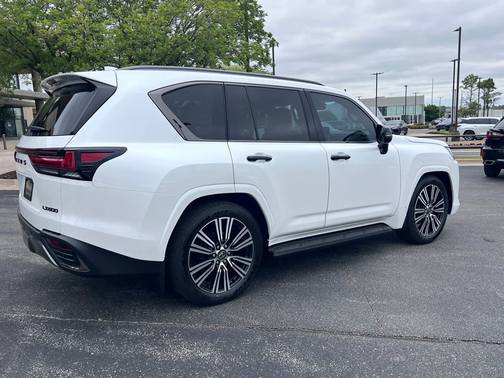 New 2026 Lexus LX 600 4WD w/ Luxury Package image 3