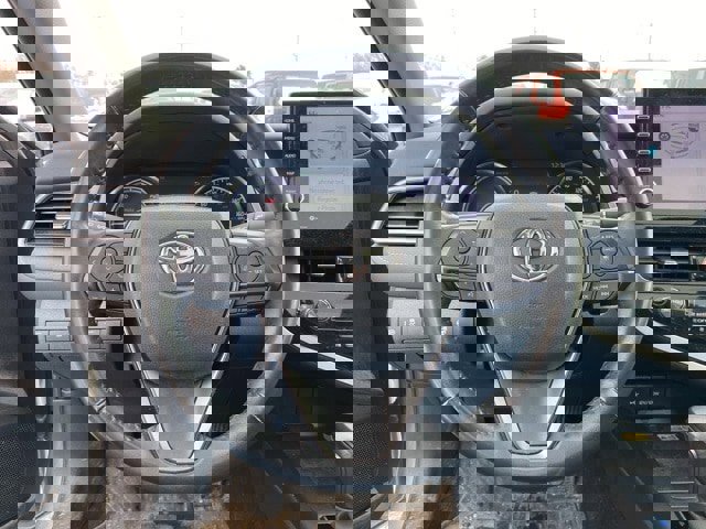 Used 2023 Toyota Camry XSE image 15