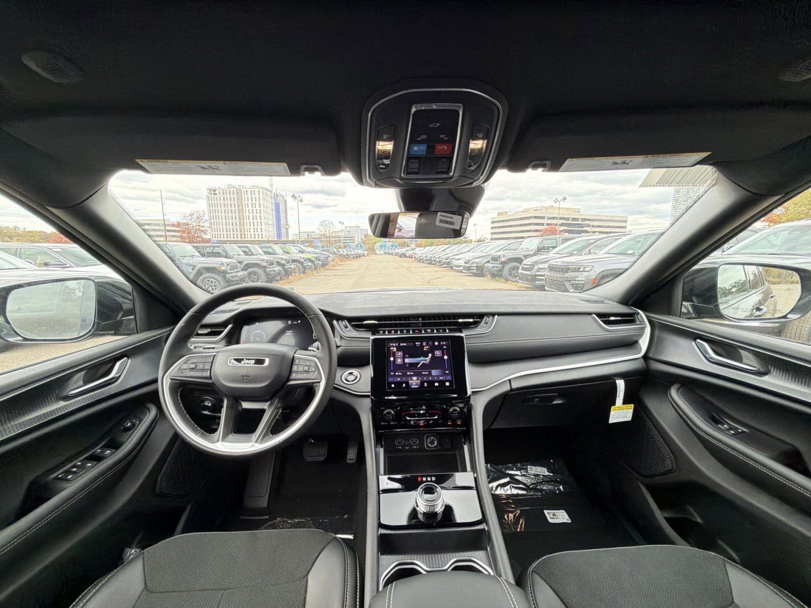 New 2025 Jeep Grand Cherokee Laredo image 22