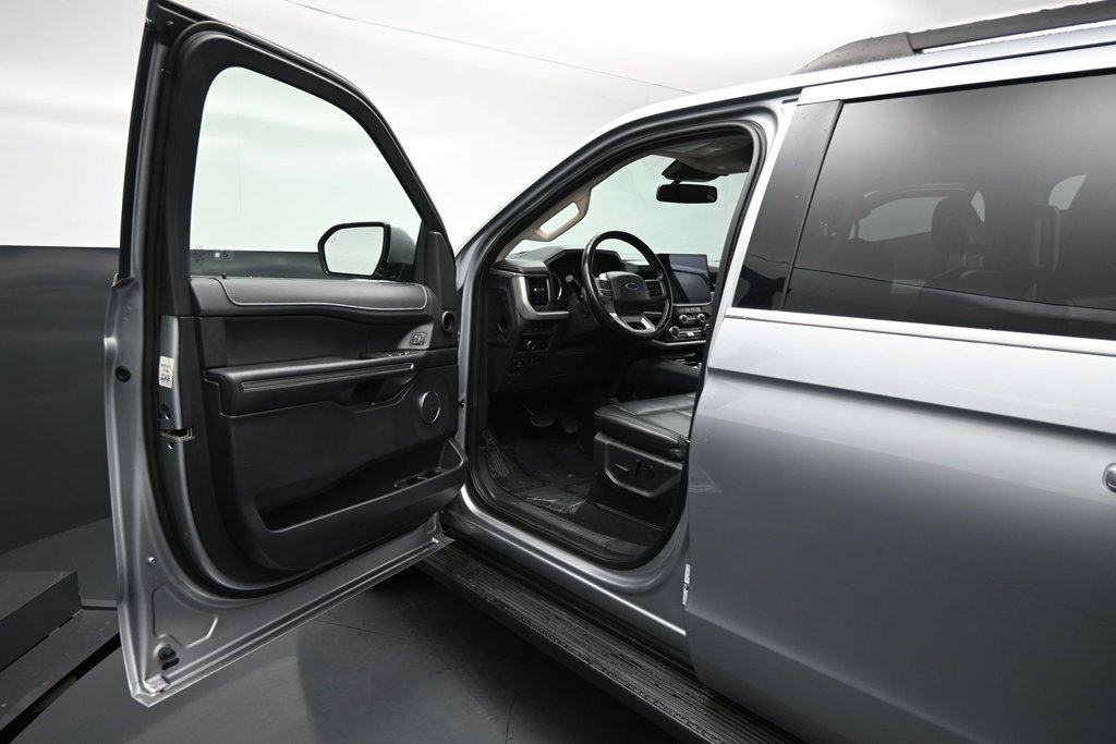 Used 2024 Ford Expedition Max XLT AWD/4WD image 8