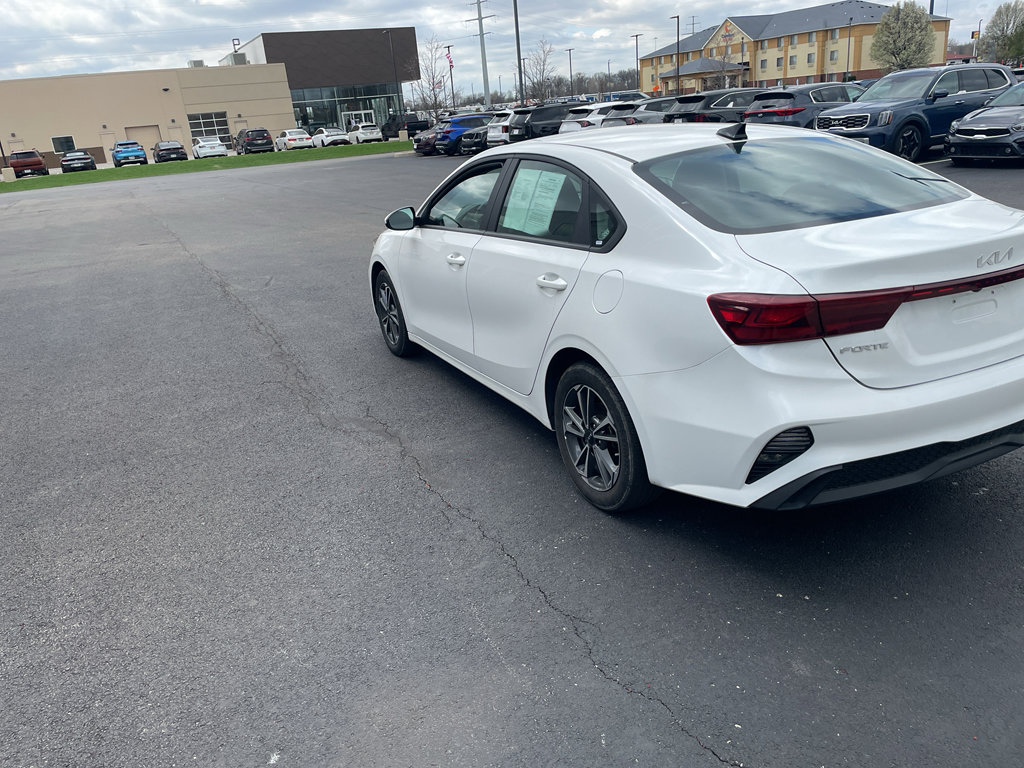 Used 2024 Kia Forte LXS image 4