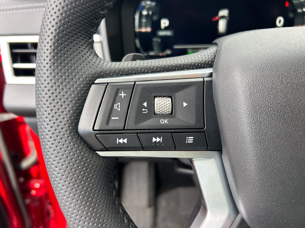 Used 2025 Mitsubishi Outlander 4WD Plug-In Hybrid image 20