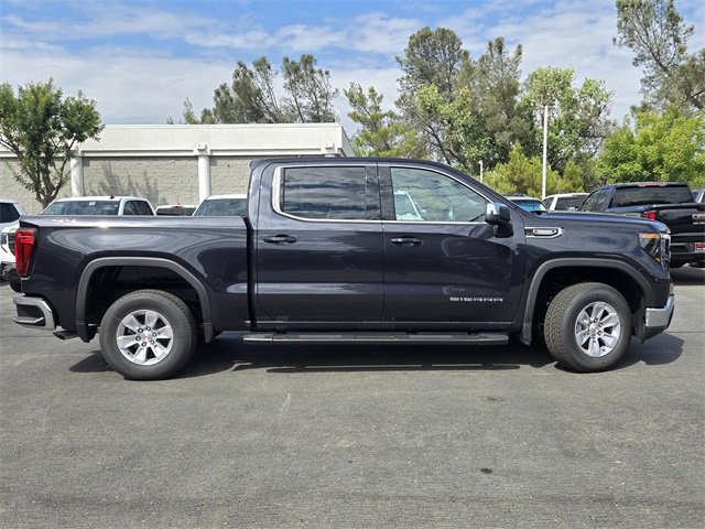 New 2026 GMC Sierra 1500 SLE image 3