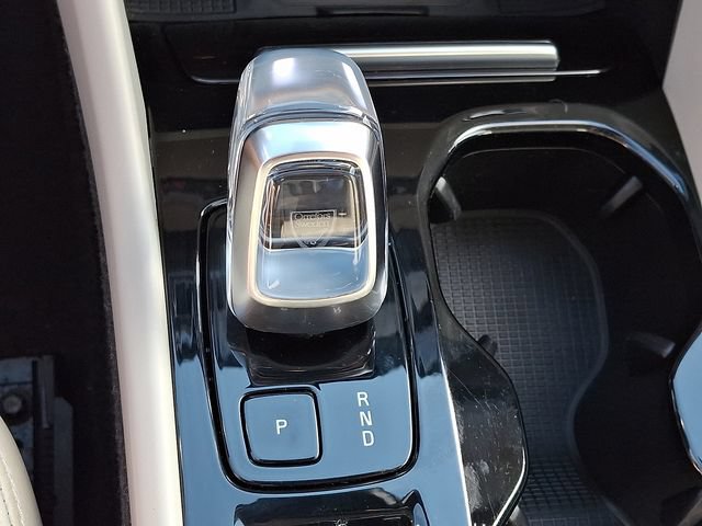 Certified 2024 Volvo XC40 B5 Plus w/ Protection Package Premier AWD/4WD image 16