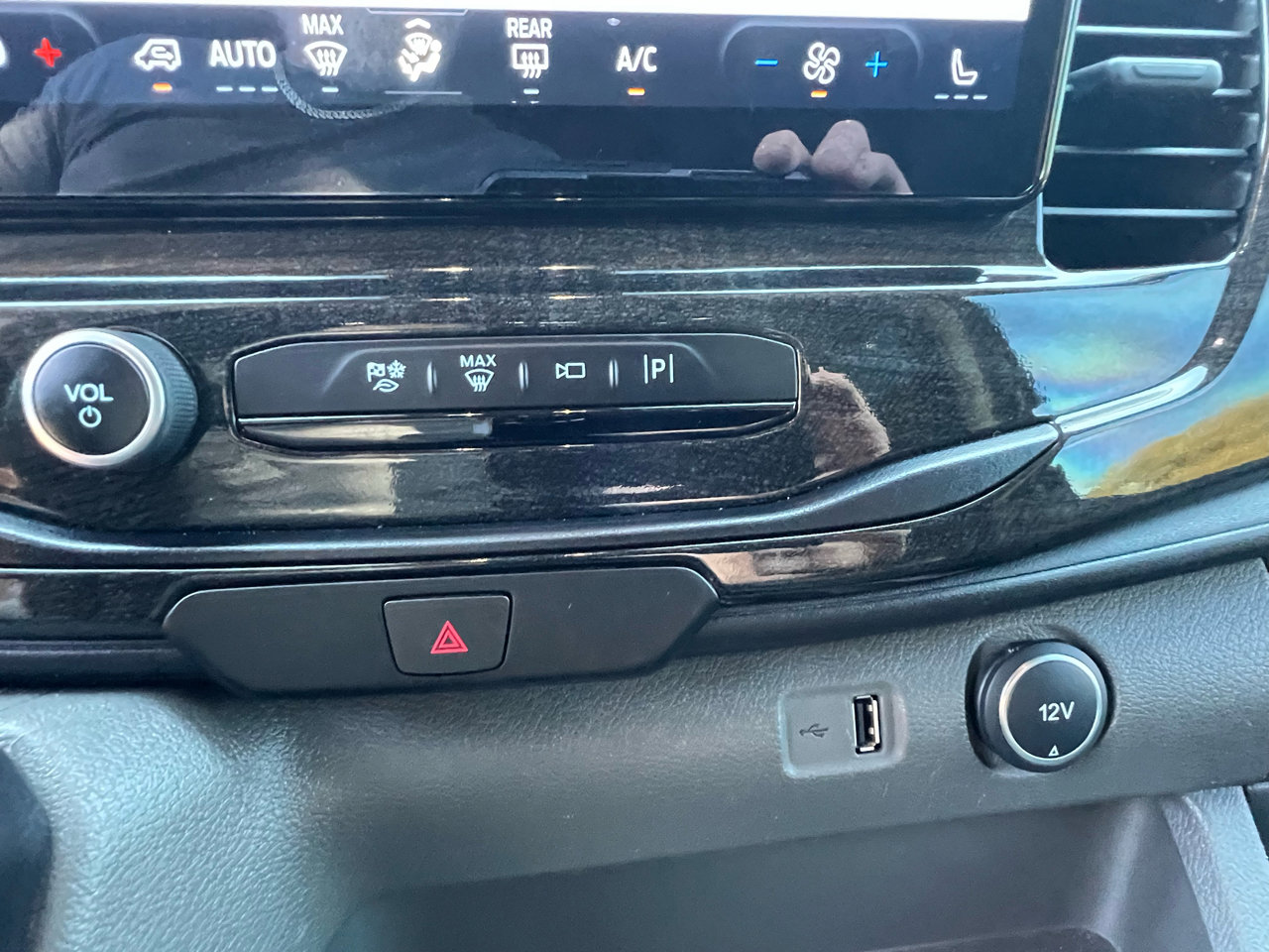 Used 2022 Ford Transit 250 Medium Roof AWD image 30