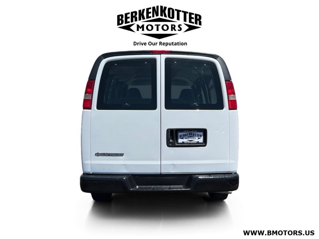 Used 2007 Chevrolet Express 1500 Passenger RWD image 4