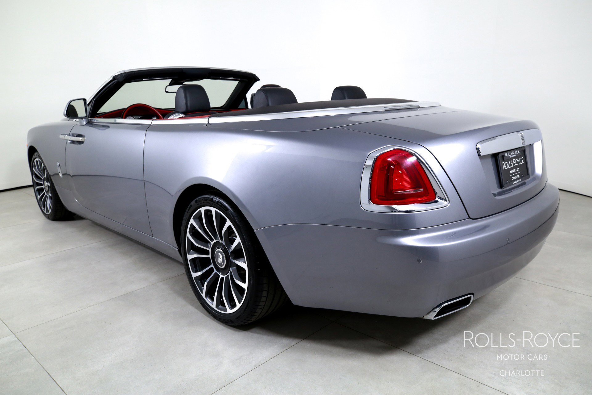 Used 2019 Rolls-Royce Dawn image 9