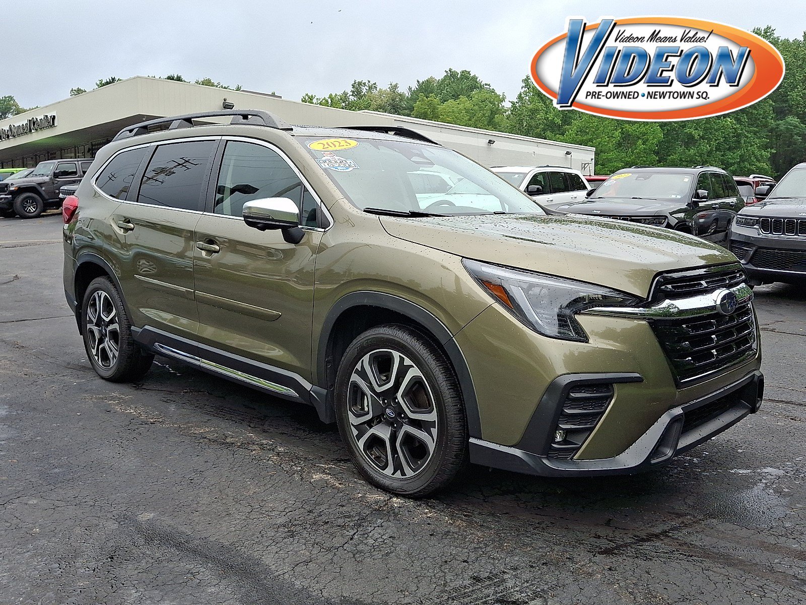 Used 2023 Subaru Ascent Limited w/ Technology Package AWD/4WD image 1