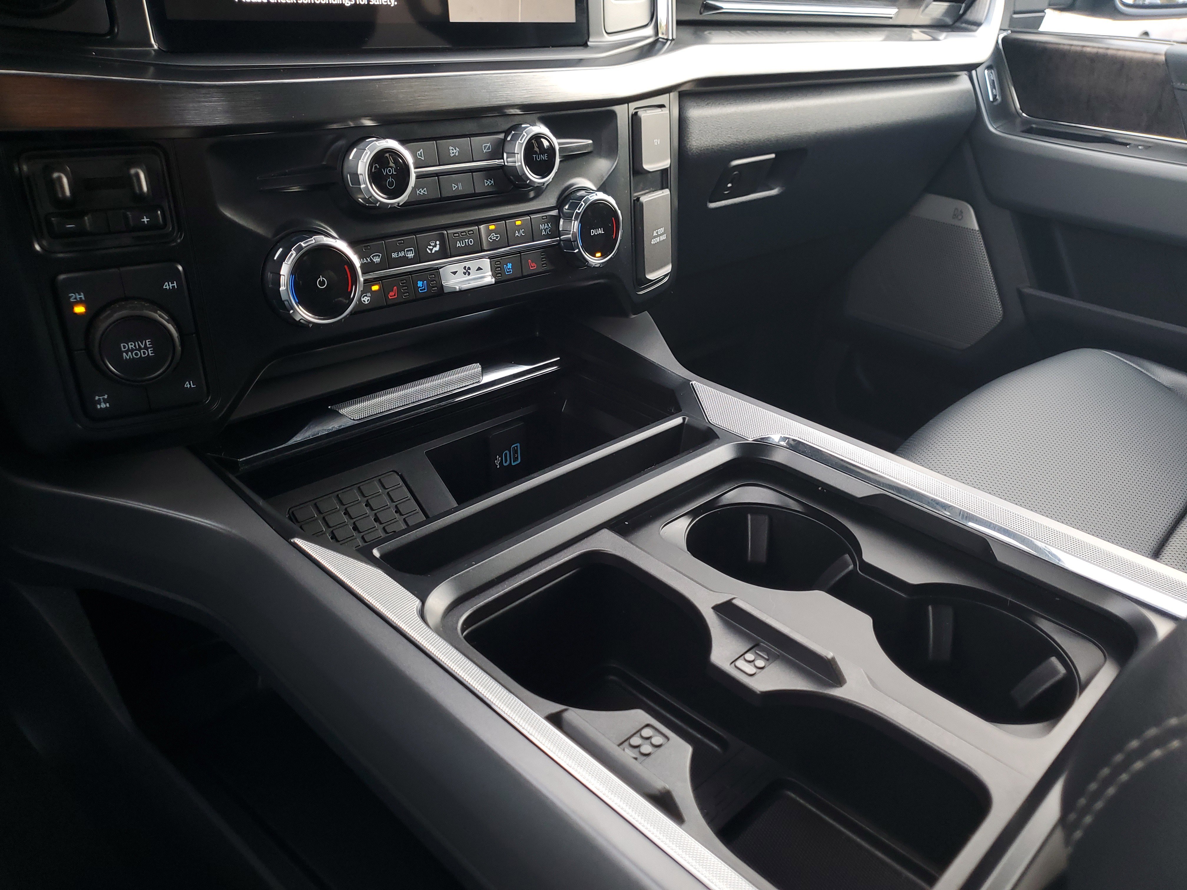 Used 2024 Ford F250 Lariat w/ Lariat Ultimate Package image 27