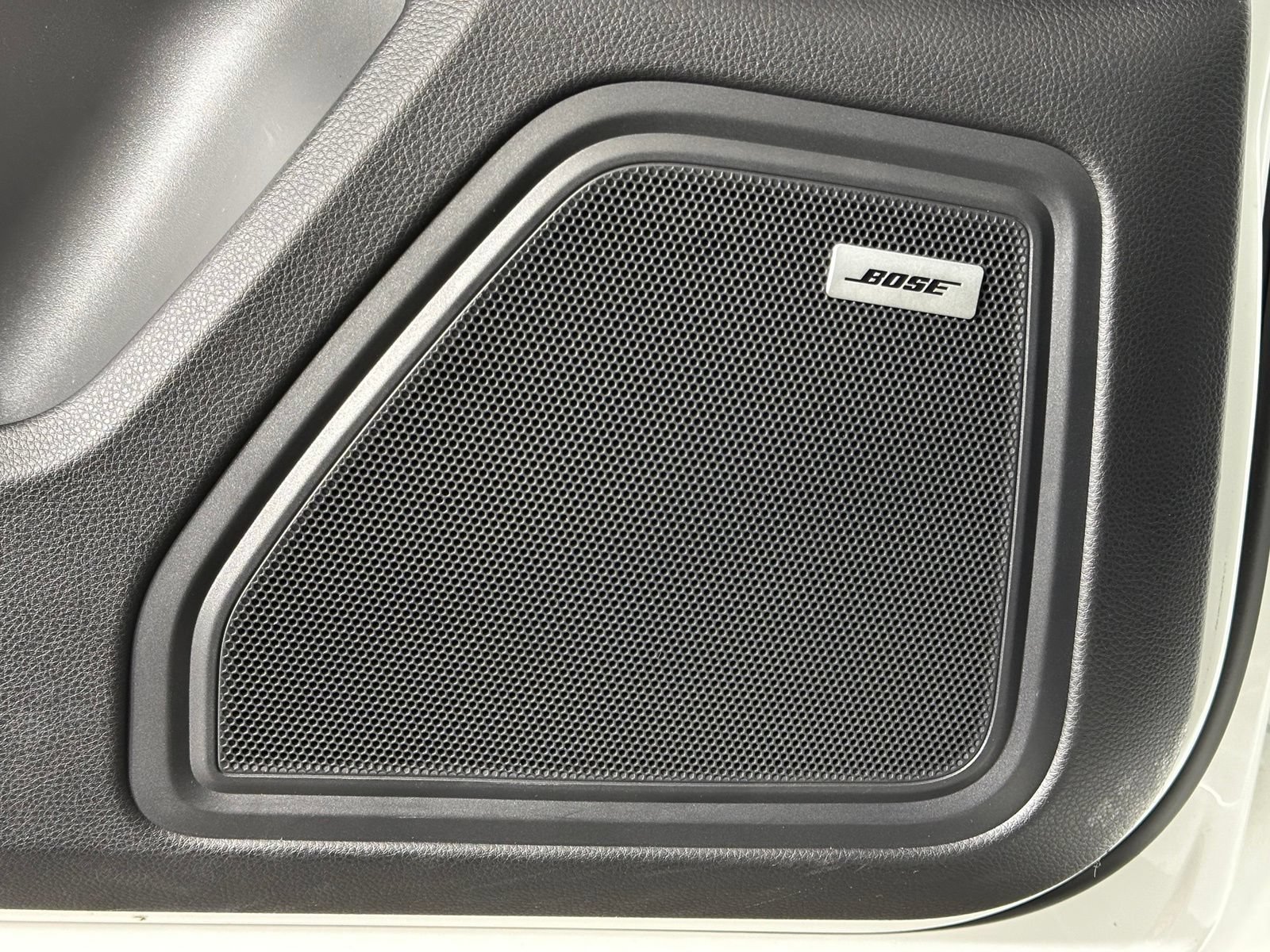 Used 2022 Porsche Macan AWD/4WD image 22
