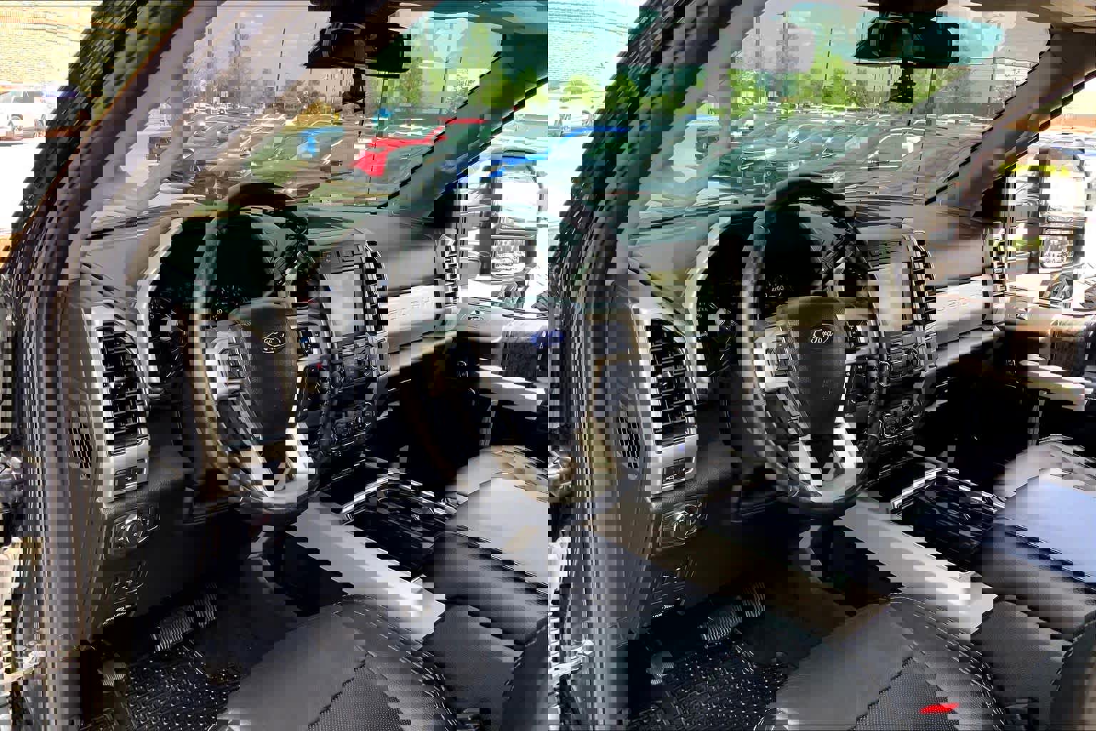 Used 2019 Ford F250 Lariat w/ Lariat Ultimate Package image 18