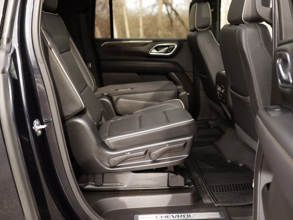 Used 2021 Chevrolet Suburban Premier image 36