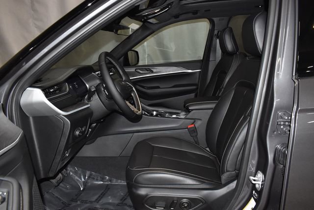 New 2025 Jeep Grand Cherokee Limited w/ Trailer Tow Package image 10