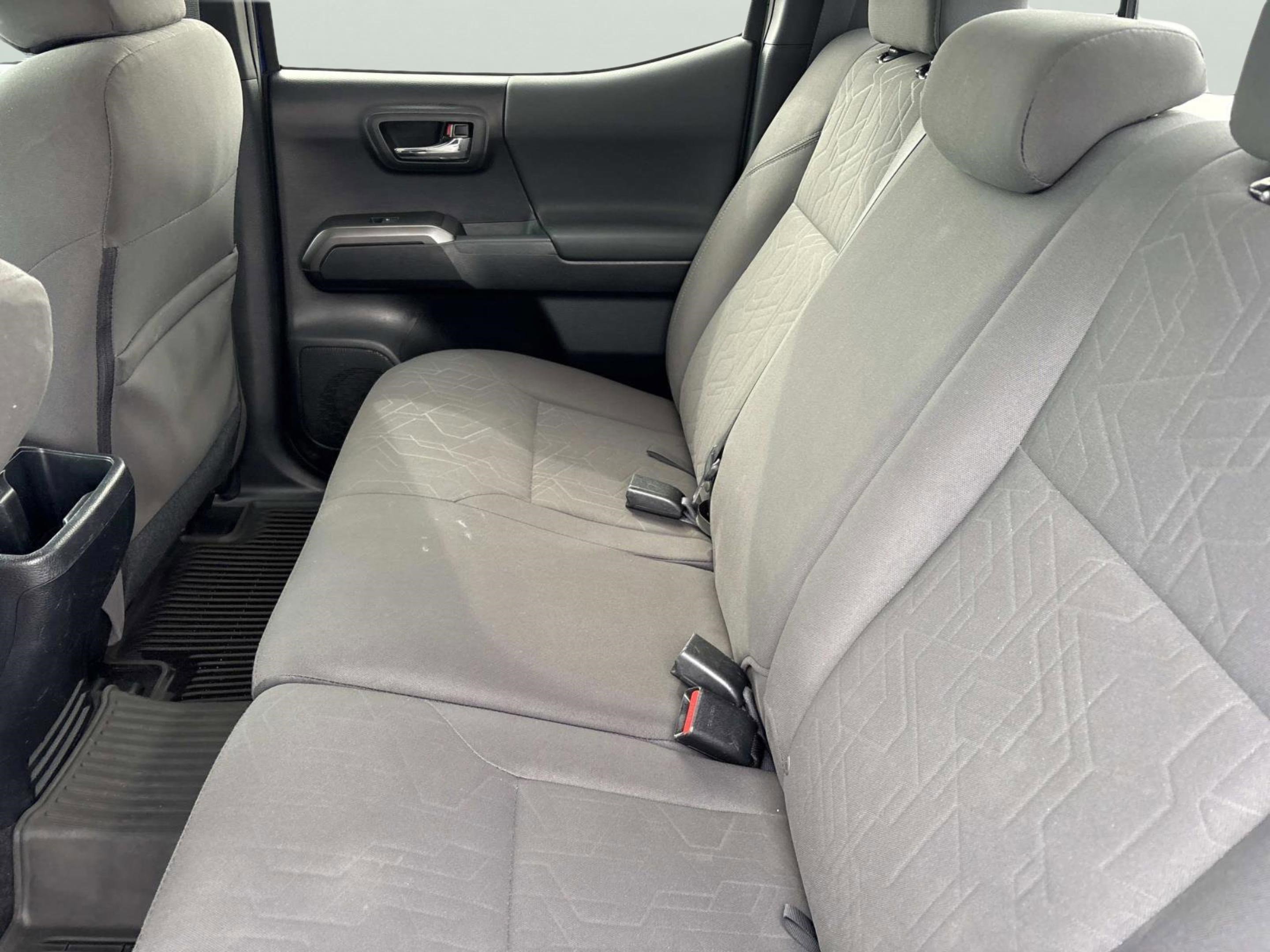 Used 2018 Toyota Tacoma TRD Off-Road image 17