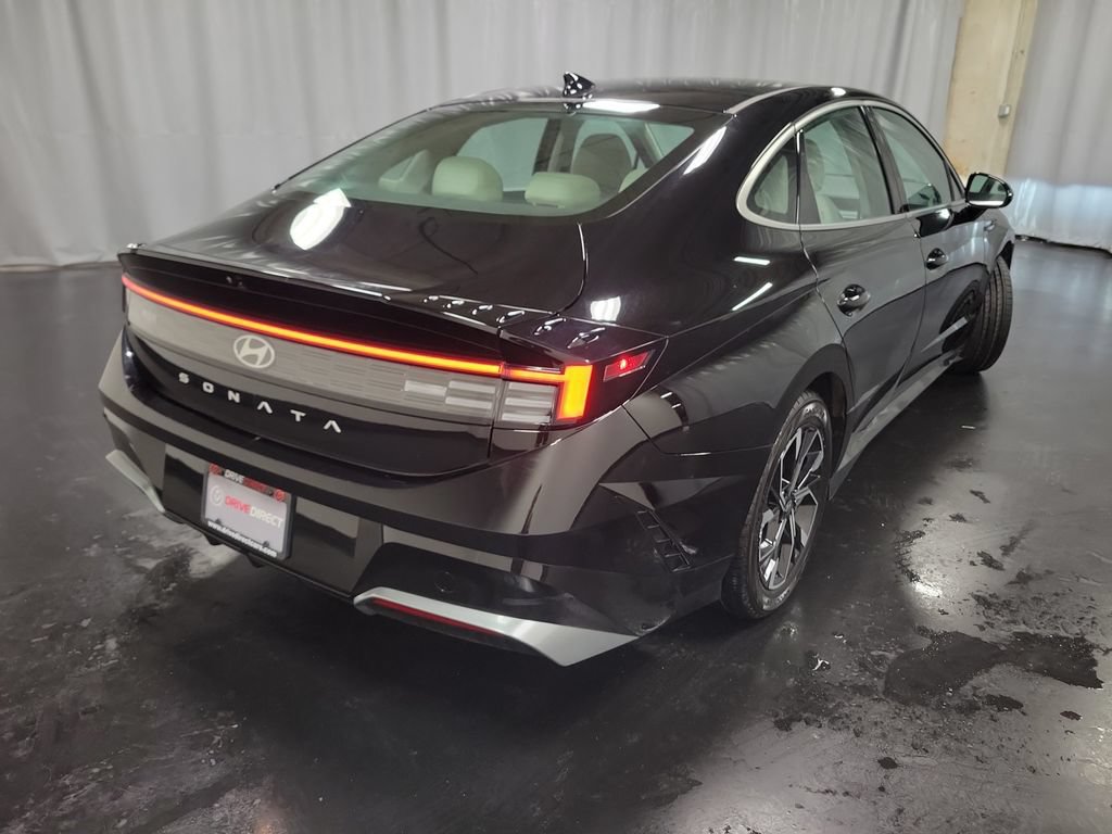 Used 2025 Hyundai Sonata SEL FWD image 8