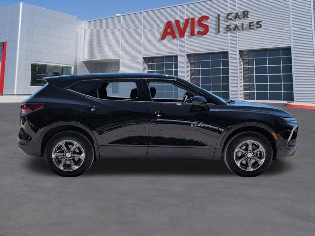 Used 2025 Chevrolet Blazer LT FWD image 5