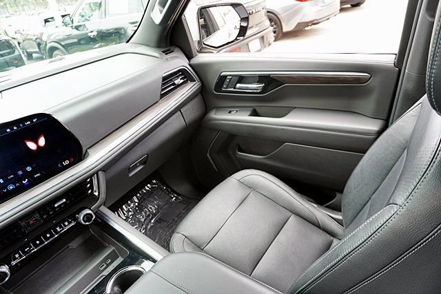 Used 2025 Chevrolet Tahoe LS AWD/4WD image 31