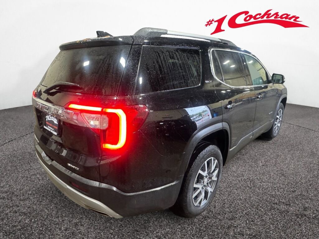 Used 2023 GMC Acadia SLT w/ Preferred Package image 7