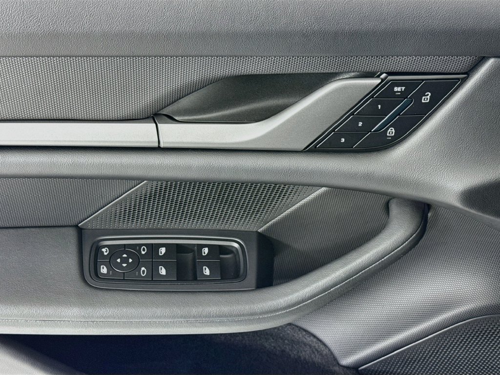 Certified 2023 Porsche Taycan RWD image 11