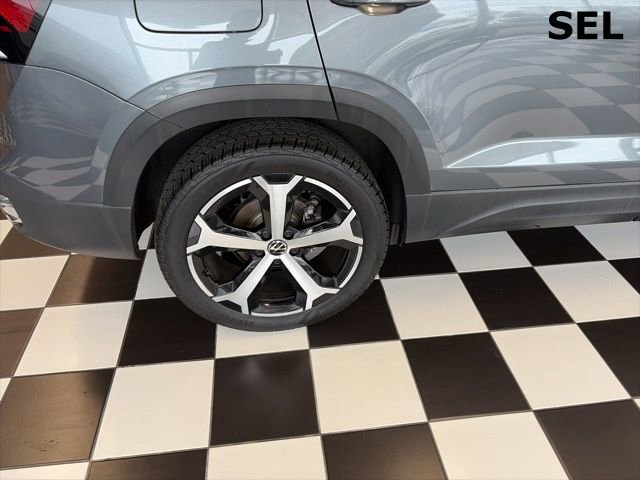 Certified 2025 Volkswagen Taos SEL image 14