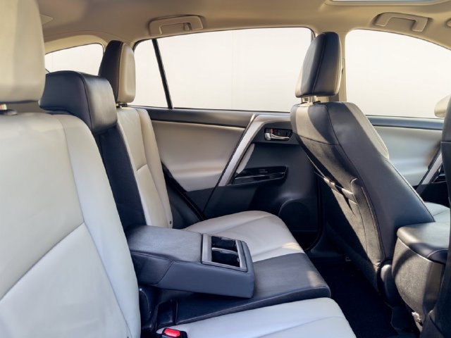 Used 2017 Toyota RAV4 Limited FWD image 29