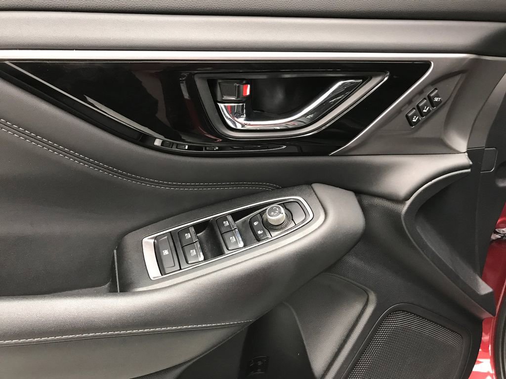 Used 2021 Subaru Outback Limited image 8