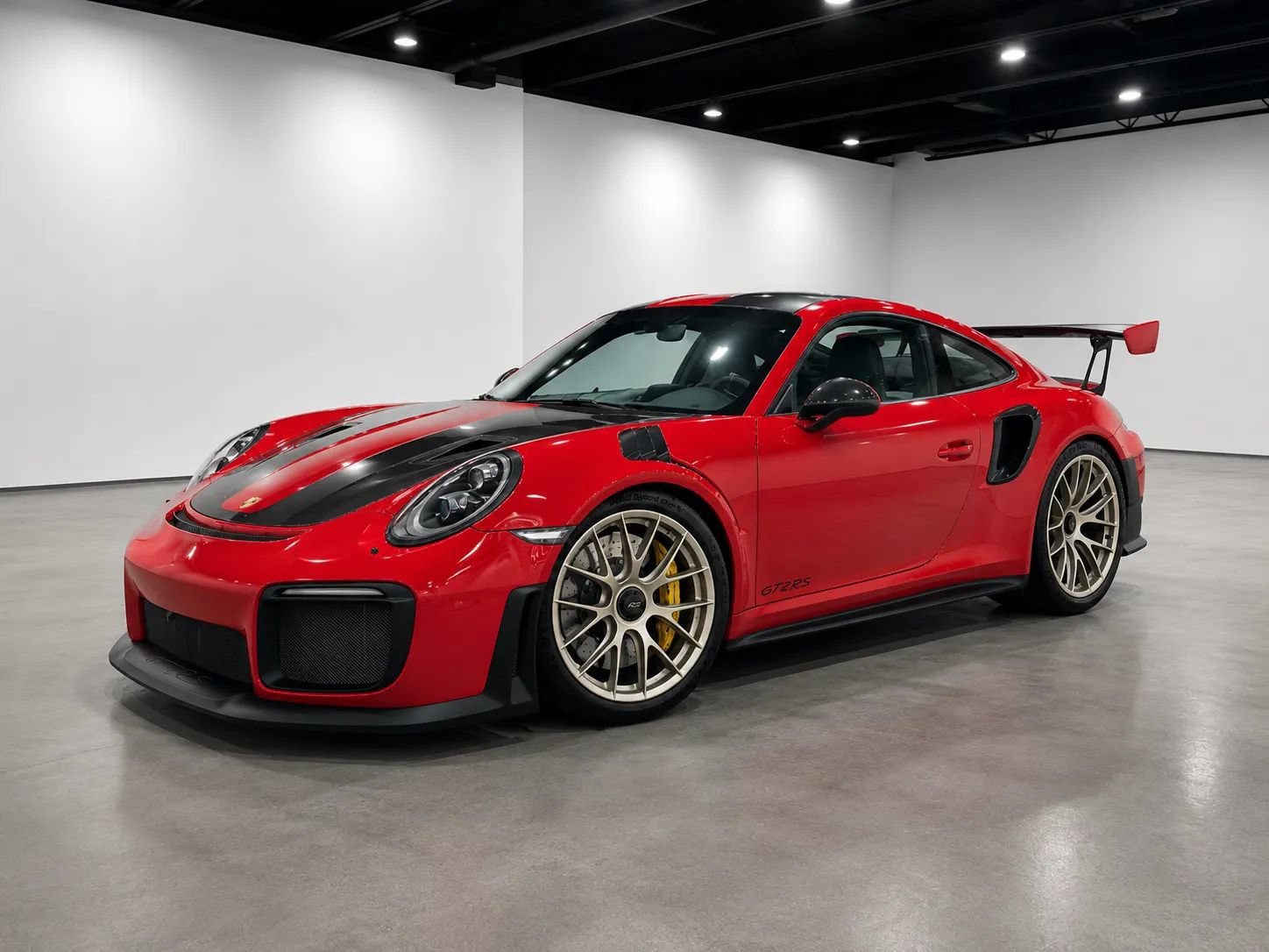 Used 2018 Porsche 911 GT2 RS RWD image 2