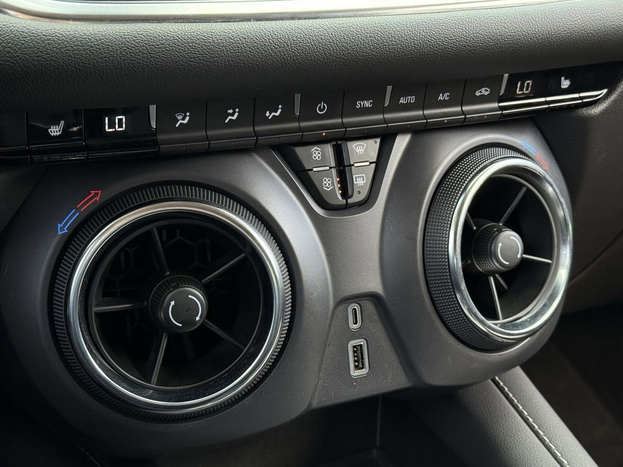 Certified 2025 Chevrolet Blazer LT AWD/4WD image 18