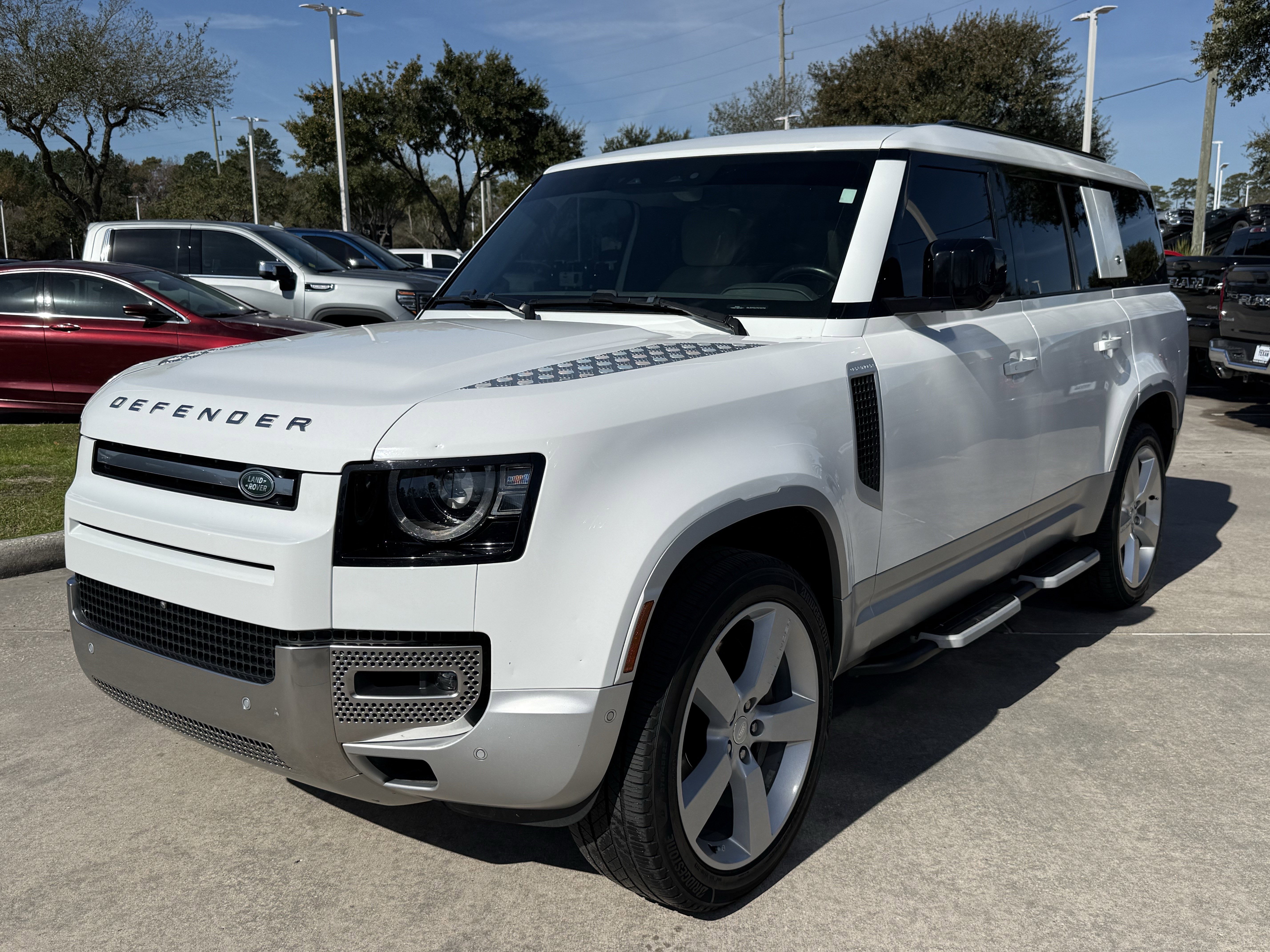 Used 2023 Land Rover Defender 130 First Edition image 9