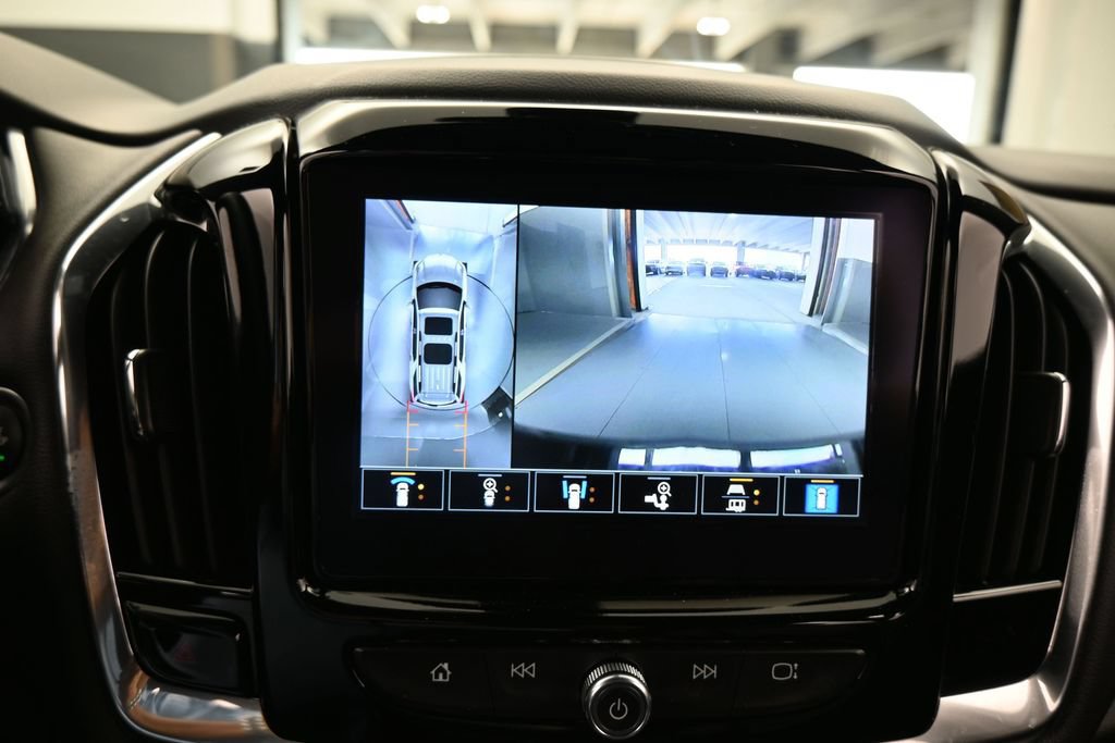 Used 2023 Chevrolet Traverse RS FWD image 26