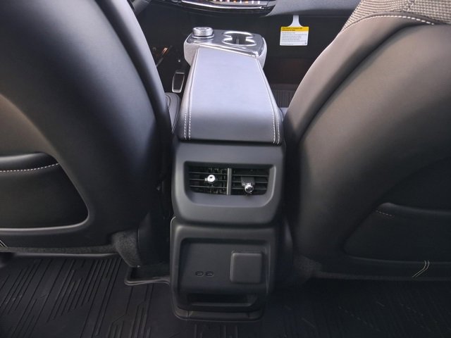 New 2026 Cadillac Optiq Luxury 1 image 27