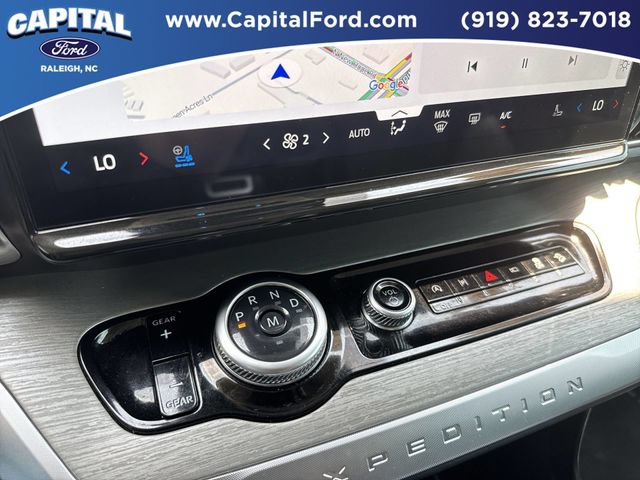 Certified 2025 Ford Expedition Max Platinum w/ Driver's Package AWD/4WD image 30