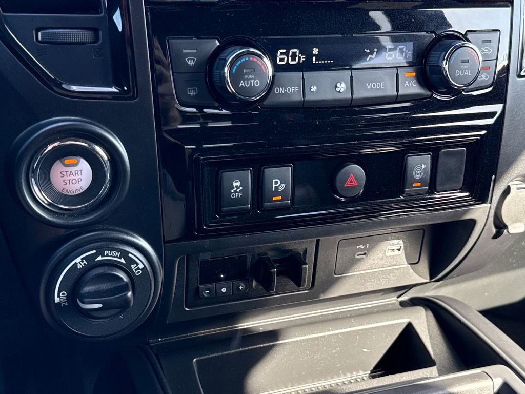 Used 2024 Nissan Titan PRO-4X image 22
