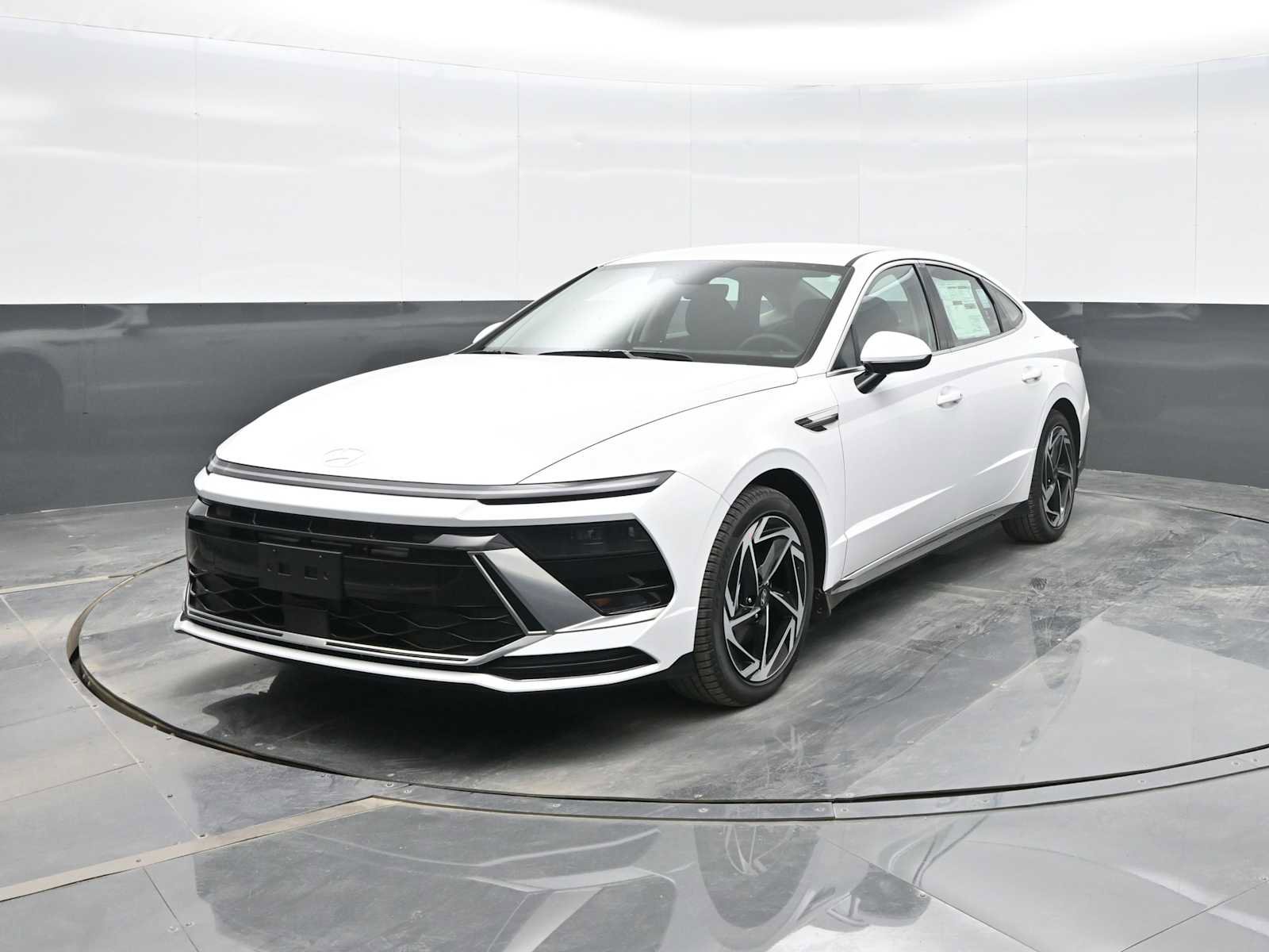 New 2026 Hyundai Sonata SEL image 1