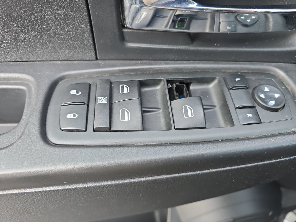 Used 2009 Jeep Liberty Sport w/ Popular Equipment Group AWD/4WD image 24