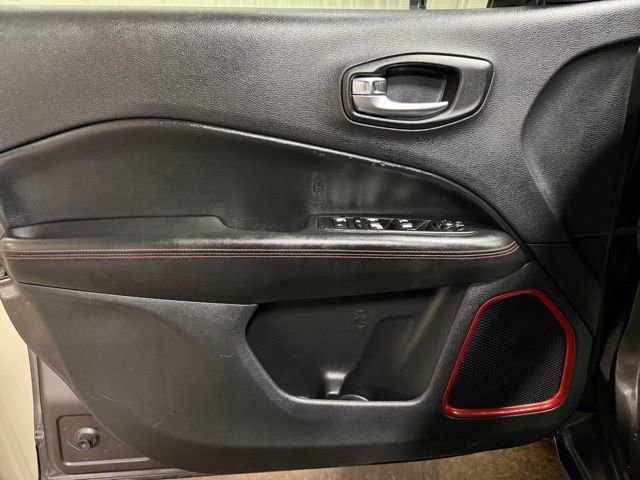 Used 2019 Jeep Compass Trailhawk image 12