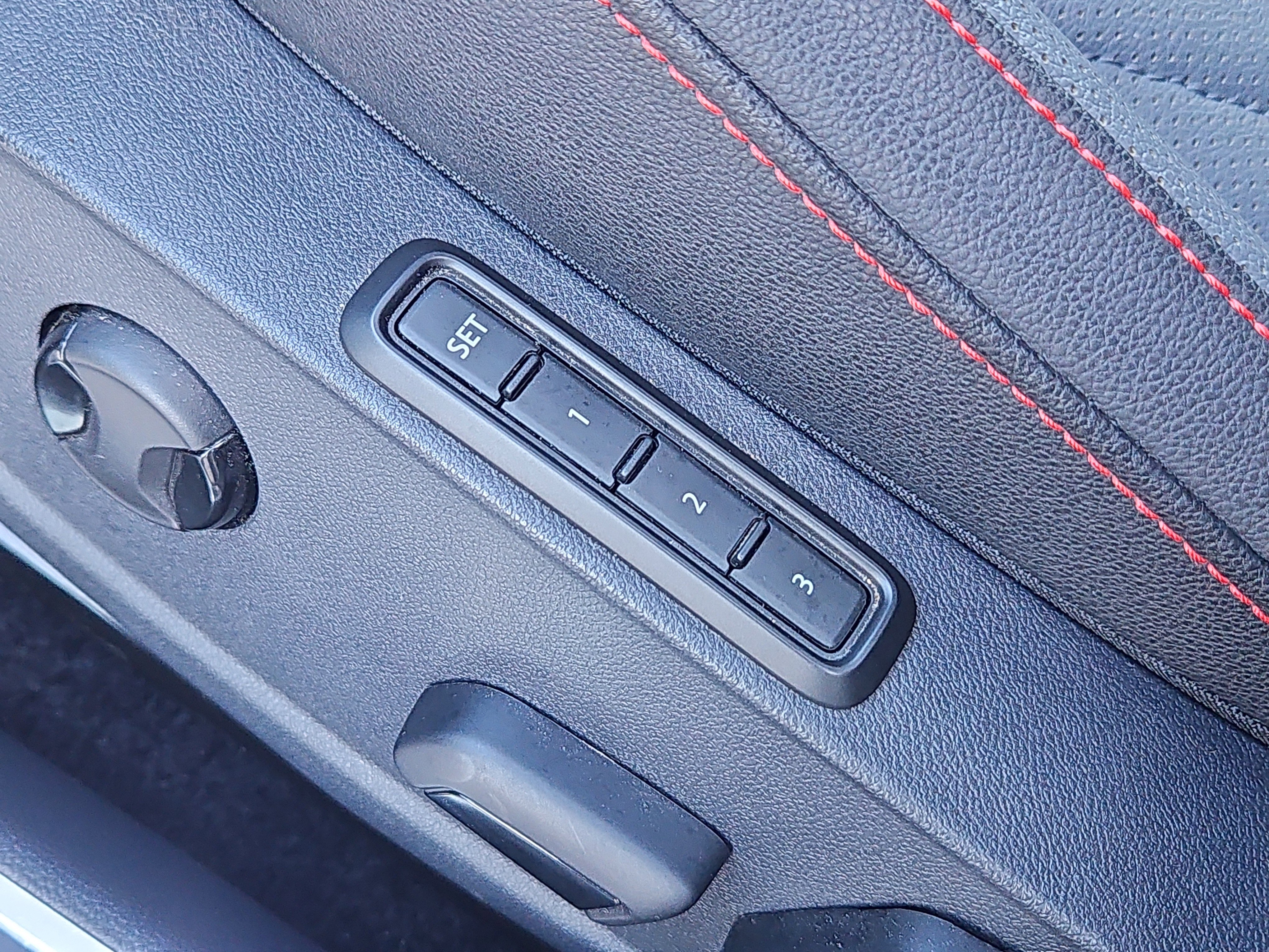 Certified 2025 Volkswagen Jetta GLI Autobahn image 13